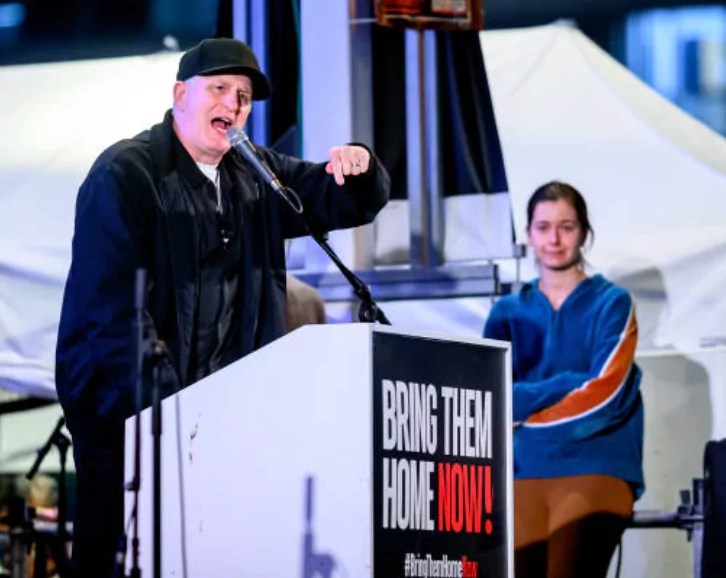 Sitcom and movie actor claims to have difficulty getting work after supporting Israel